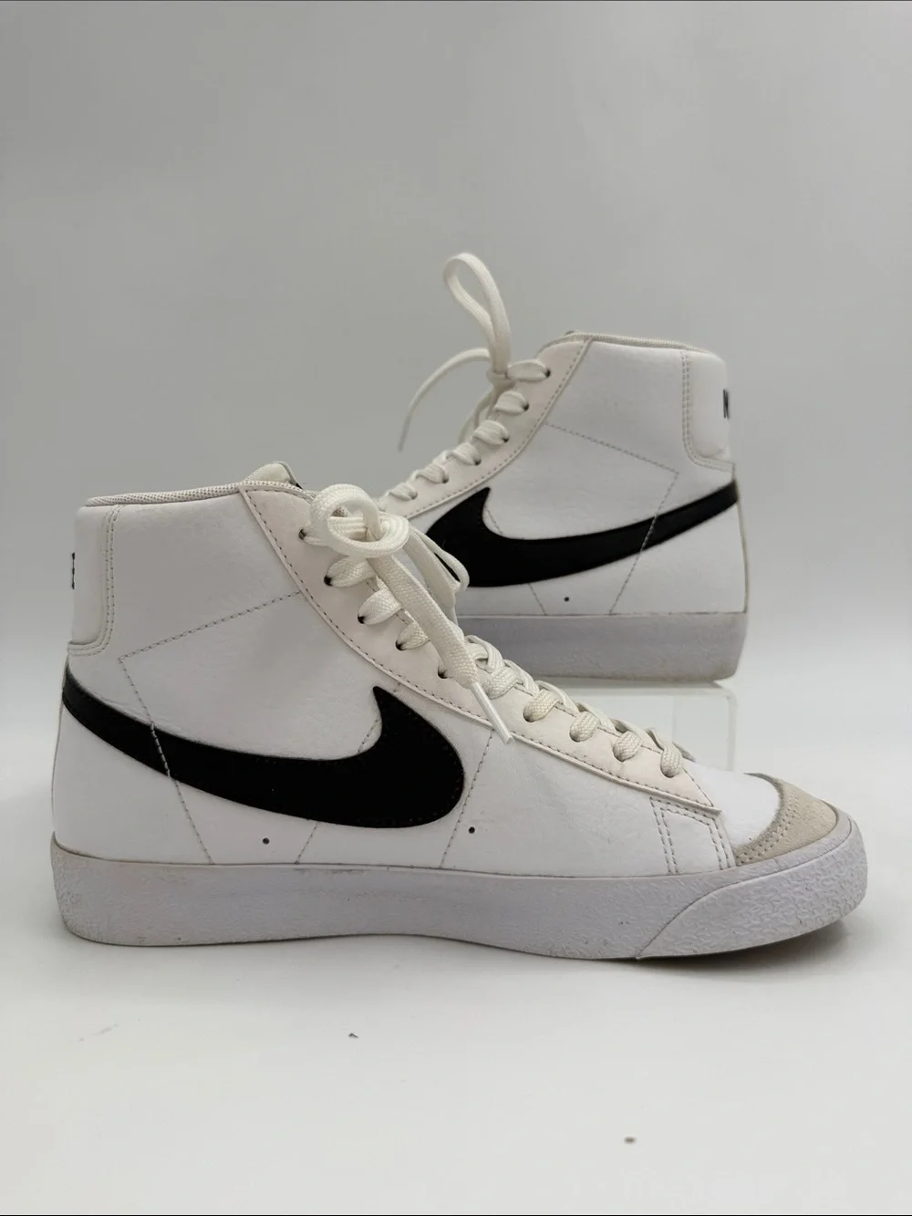 Nike Blazer Mid 77 White Black Athletic Shoes Sneaker DA4086-100 Youth Size 6